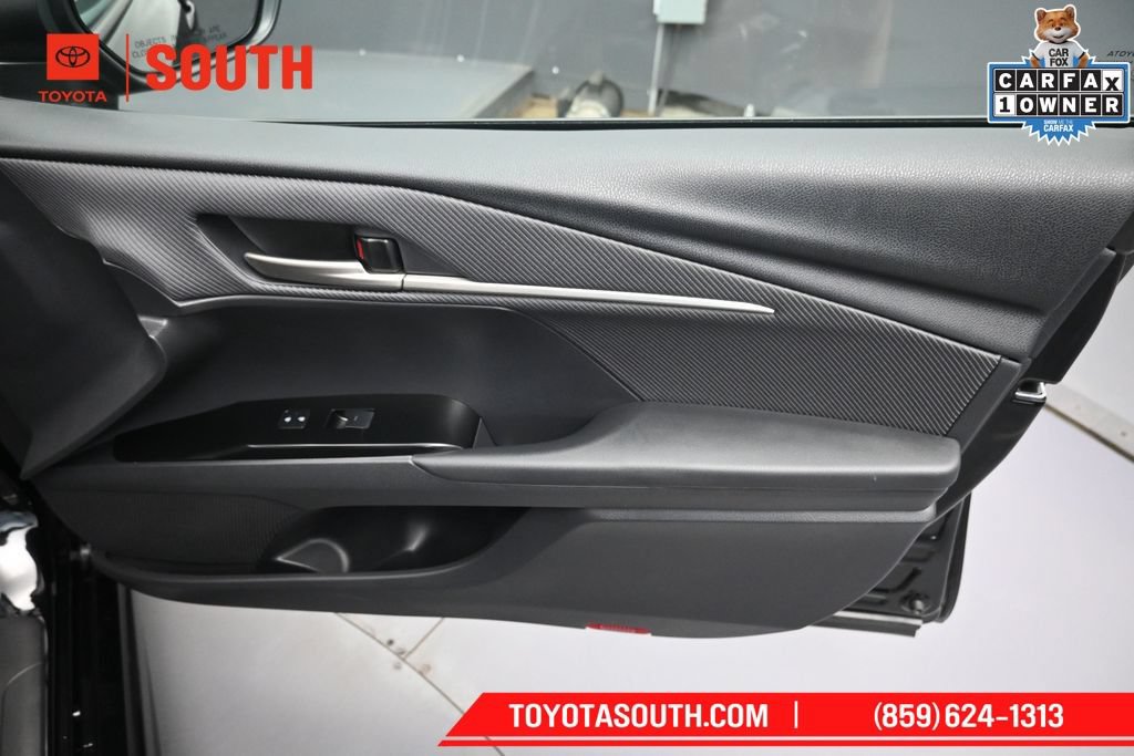 Used 2026 Toyota Camry SE FWD image 29