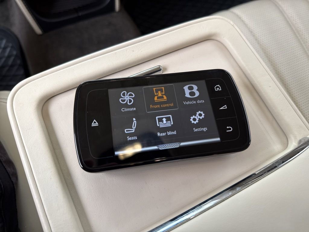 Used 2014 Bentley Flying Spur W12 image 45