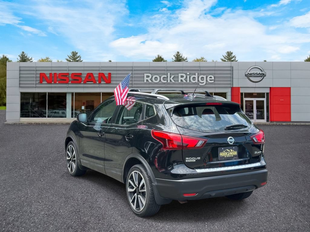 Used 2018 Nissan Rogue Sport SL w/ SL Premium Package AWD/4WD image 4