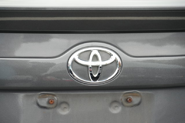 Used 2012 Toyota Camry SE FWD image 18