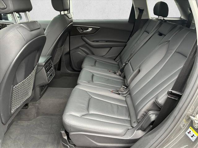 Used 2023 Audi Q7 2.0T Premium w/ Convenience Package AWD/4WD image 13