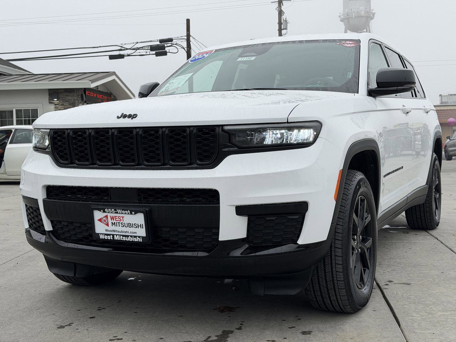 Used 2024 Jeep Grand Cherokee L Laredo image 8