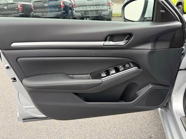 New 2025 Nissan Altima 2.5 SL image 10