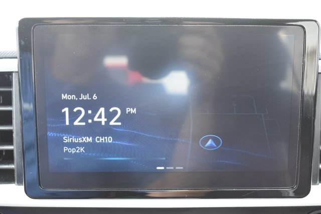 Used 2025 Hyundai Venue Limited FWD image 19
