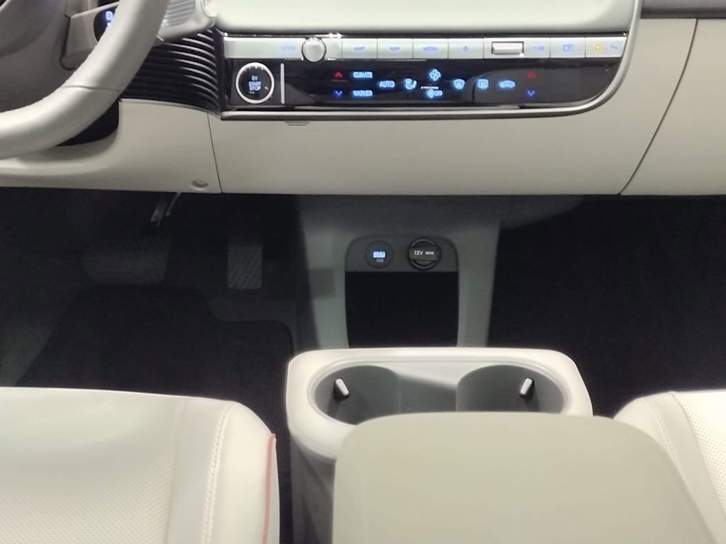 Certified 2023 Hyundai Ioniq 5 Limited w/ Cargo Package image 40