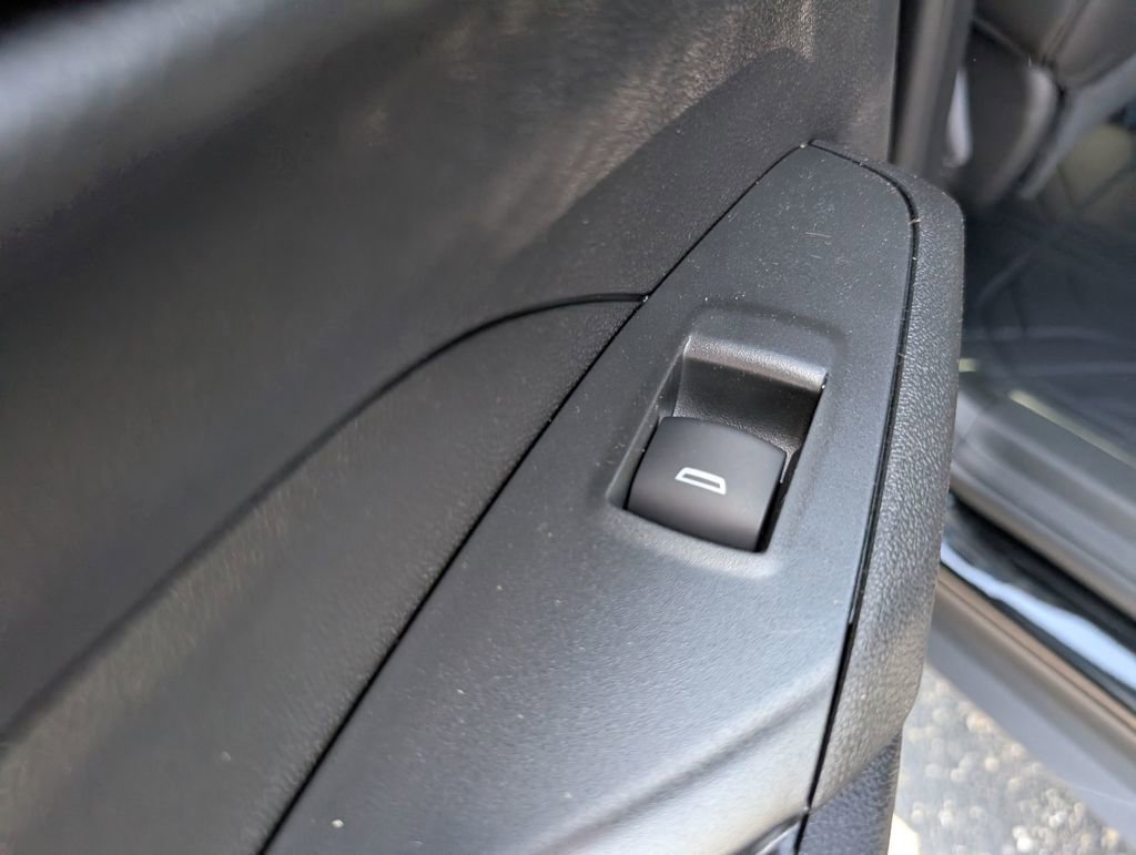 New 2026 Chevrolet Trax RS w/ Sunroof Package FWD image 11