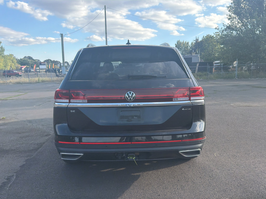 Used 2024 Volkswagen Atlas SE AWD/4WD image 6