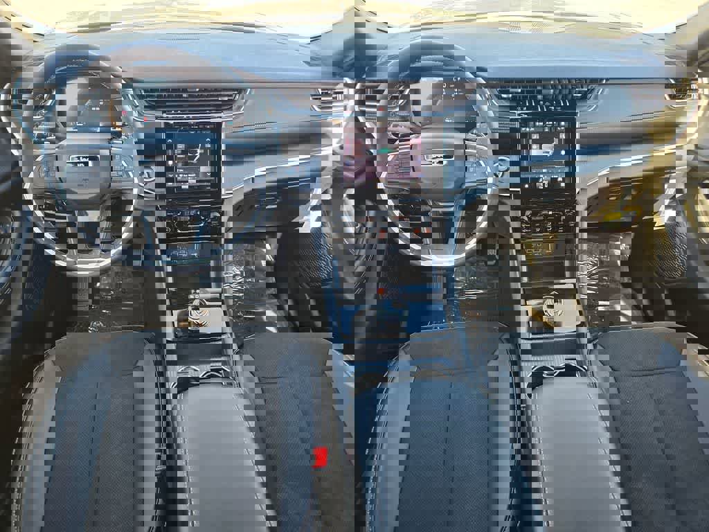 New 2025 Jeep Grand Cherokee Altitude image 9