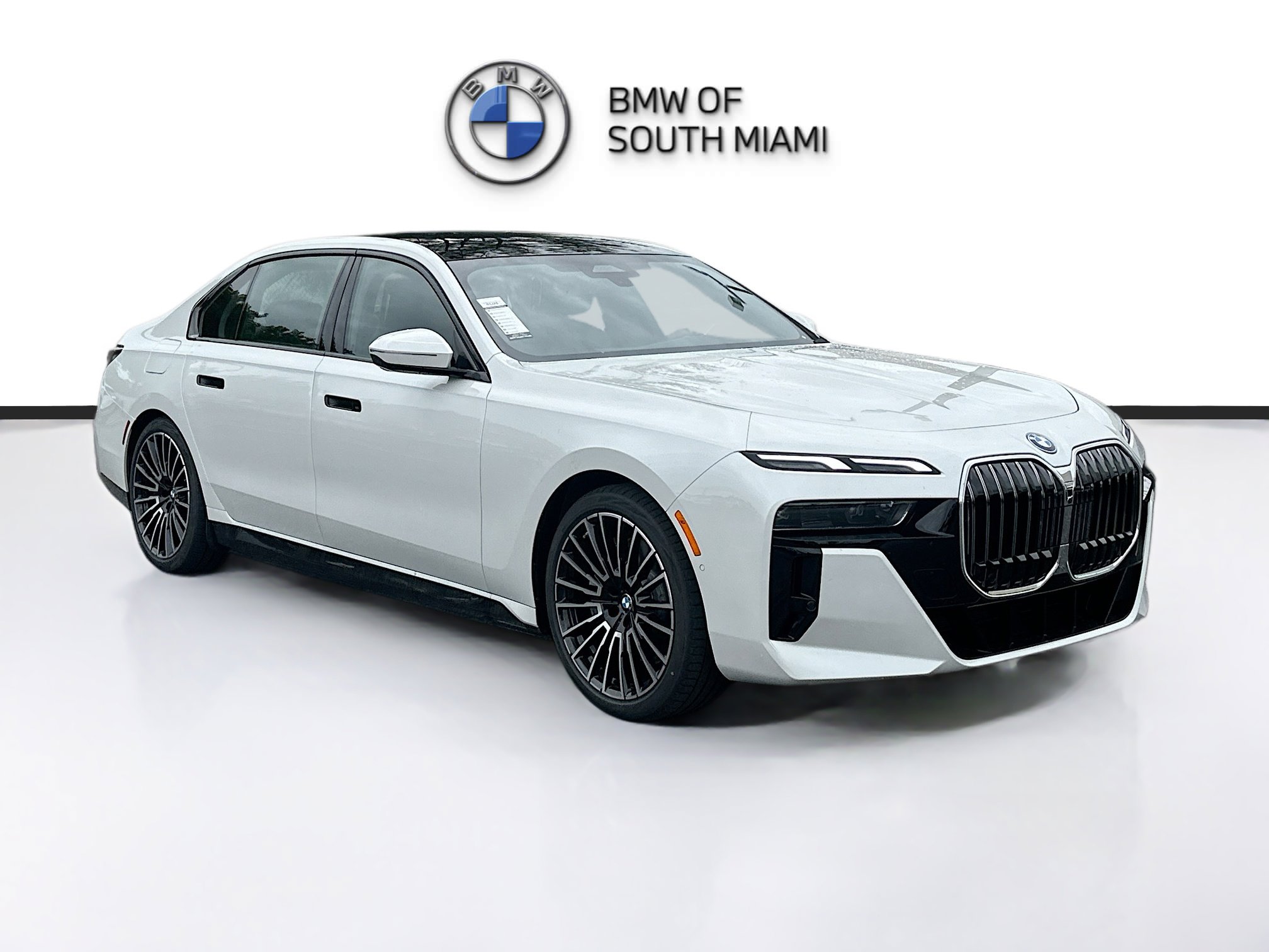 New 2026 BMW 750e xDrive w/ Premium Package AWD/4WD image 1