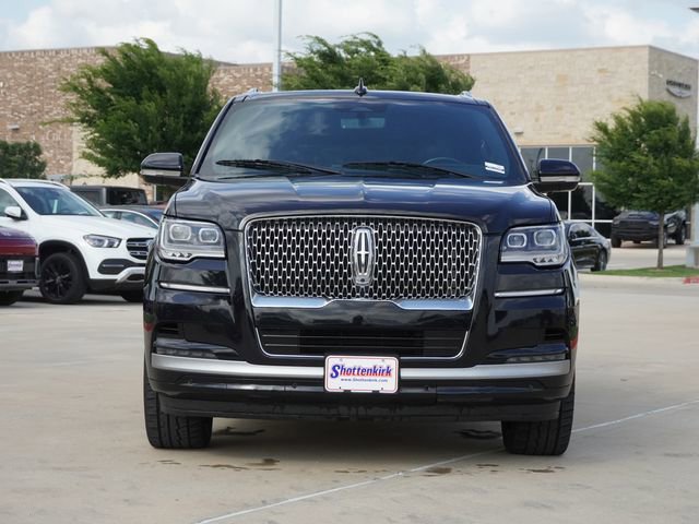 Used 2023 Lincoln Navigator Reserve AWD/4WD image 2