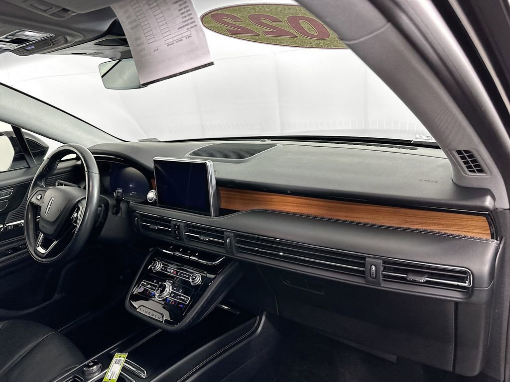 Used 2022 Lincoln Corsair Reserve w/ Elements Package image 38