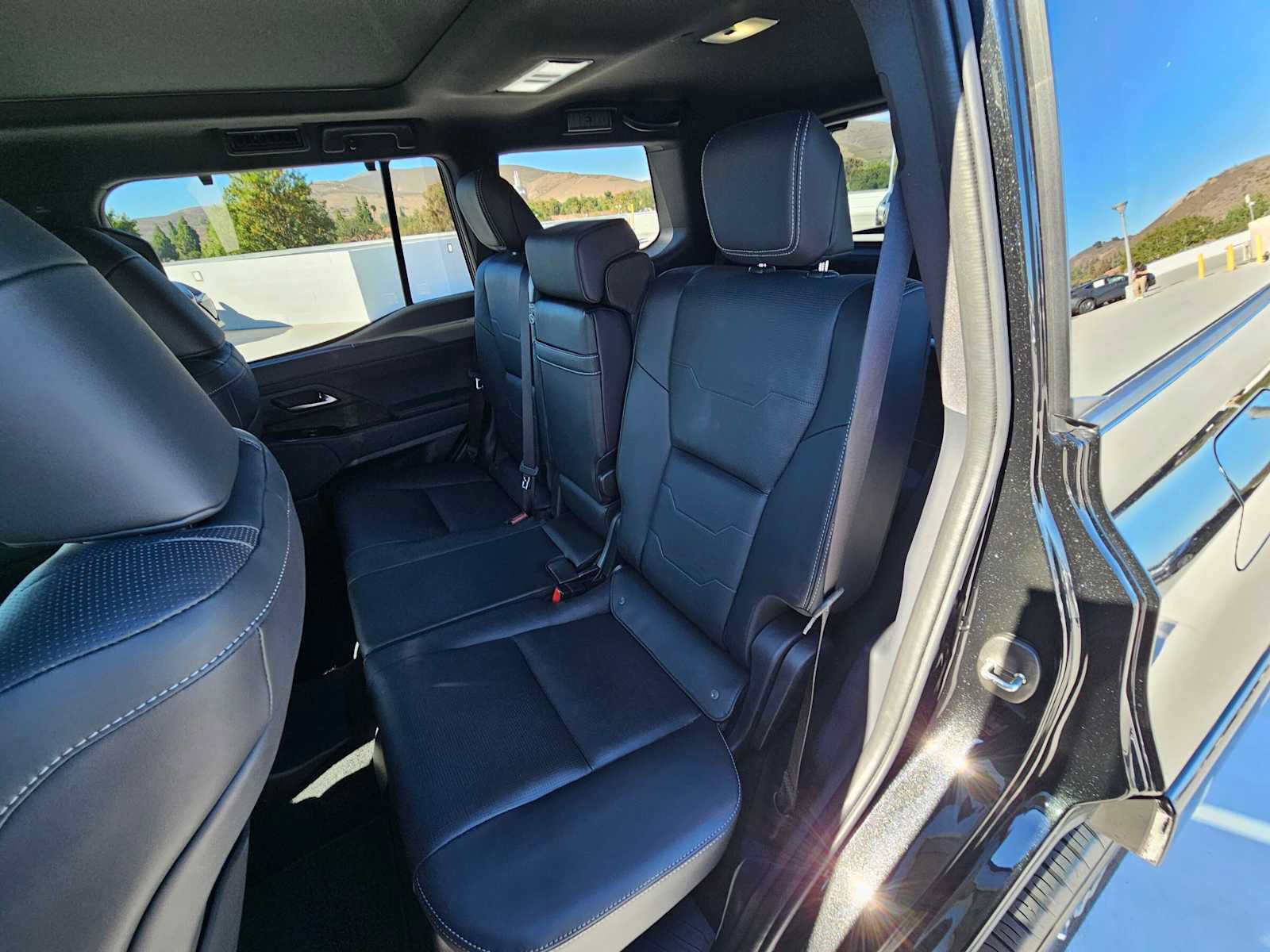 Certified 2025 Lexus GX 550 w/ Cold Area Package AWD/4WD image 17