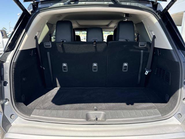 Used 2023 Nissan Pathfinder SL w/ SL Premium Package FWD image 13