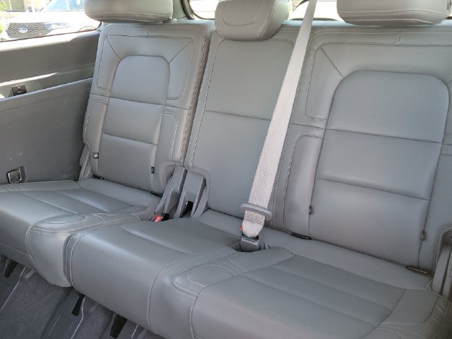 Used 2020 Lincoln Navigator Reserve w/ Equipment Group 208A Reserve AWD/4WD image 9