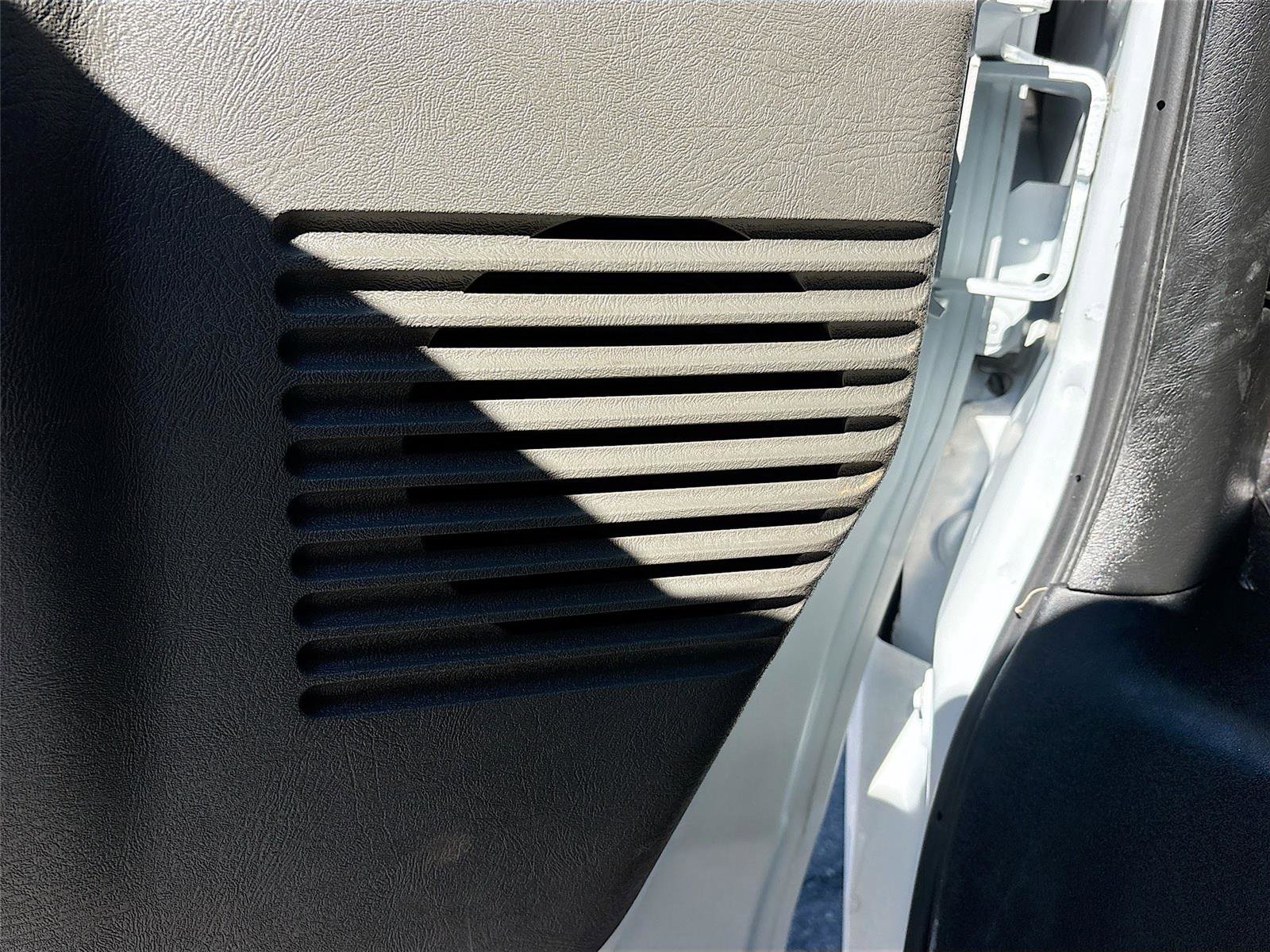 Used 2023 Chevrolet Express 3500 LT w/ LT Preferred Equipment Group image 18