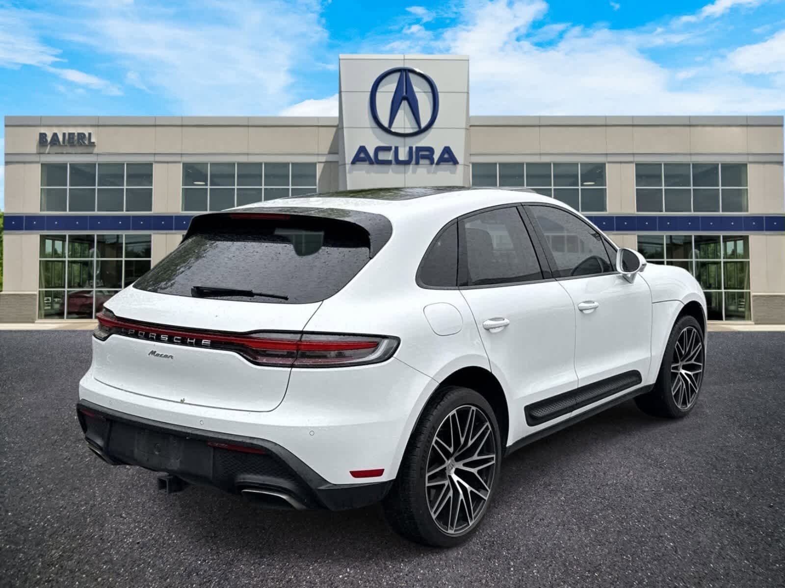 Used 2024 Porsche Macan AWD/4WD image 5