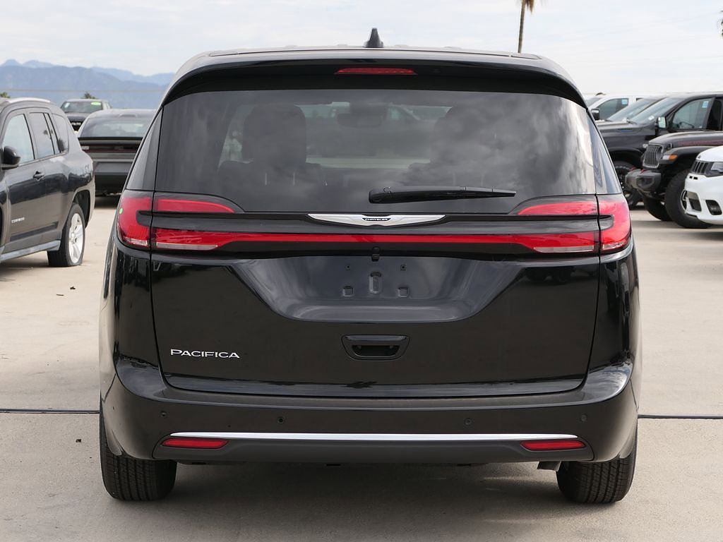 New 2026 Chrysler Pacifica Select FWD image 5