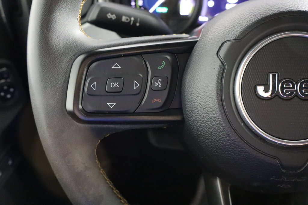 Used 2024 Jeep Wrangler Unlimited w/ Convenience Group AWD/4WD image 7