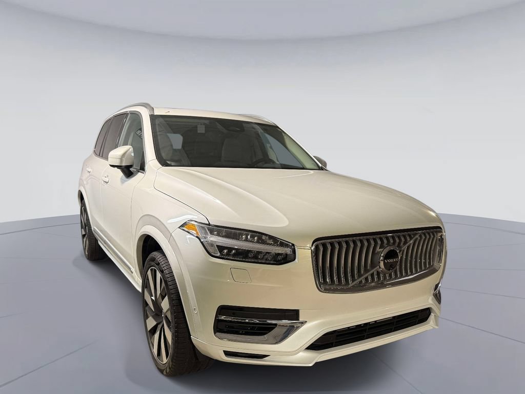 Used 2025 Volvo XC90 T8 Plus AWD/4WD image 3