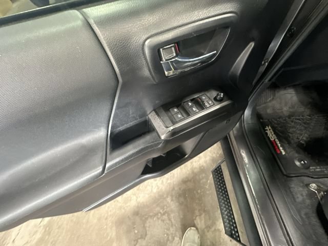 Used 2021 Toyota Tacoma TRD Pro AWD/4WD image 19
