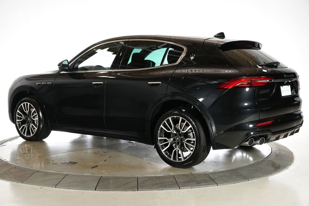 New 2025 Maserati Grecale GT image 3