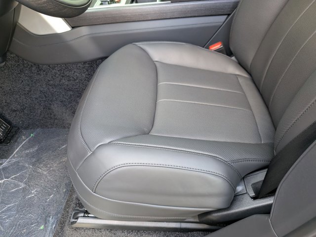 New 2026 Land Rover Range Rover SE image 4