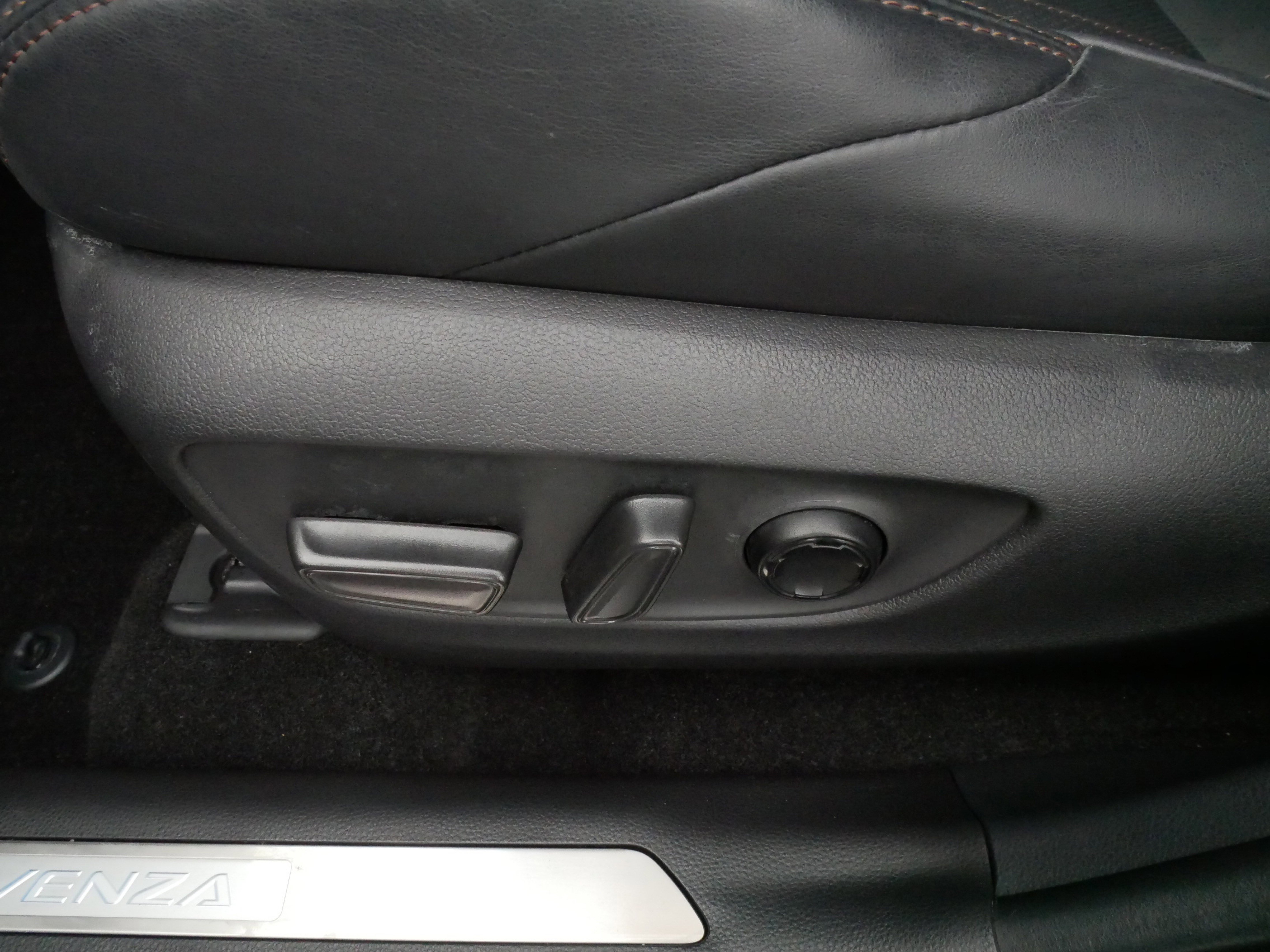 New 2024 Toyota Venza Limited image 20