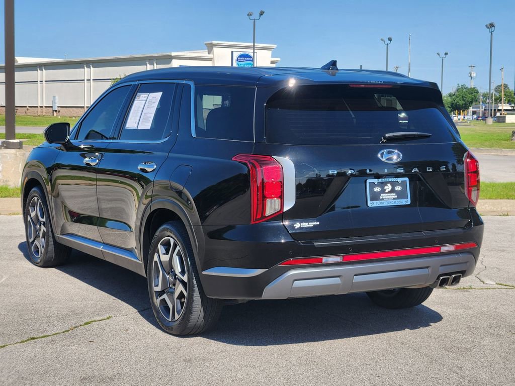 Used 2024 Hyundai Palisade SEL w/ Premium Package FWD image 4