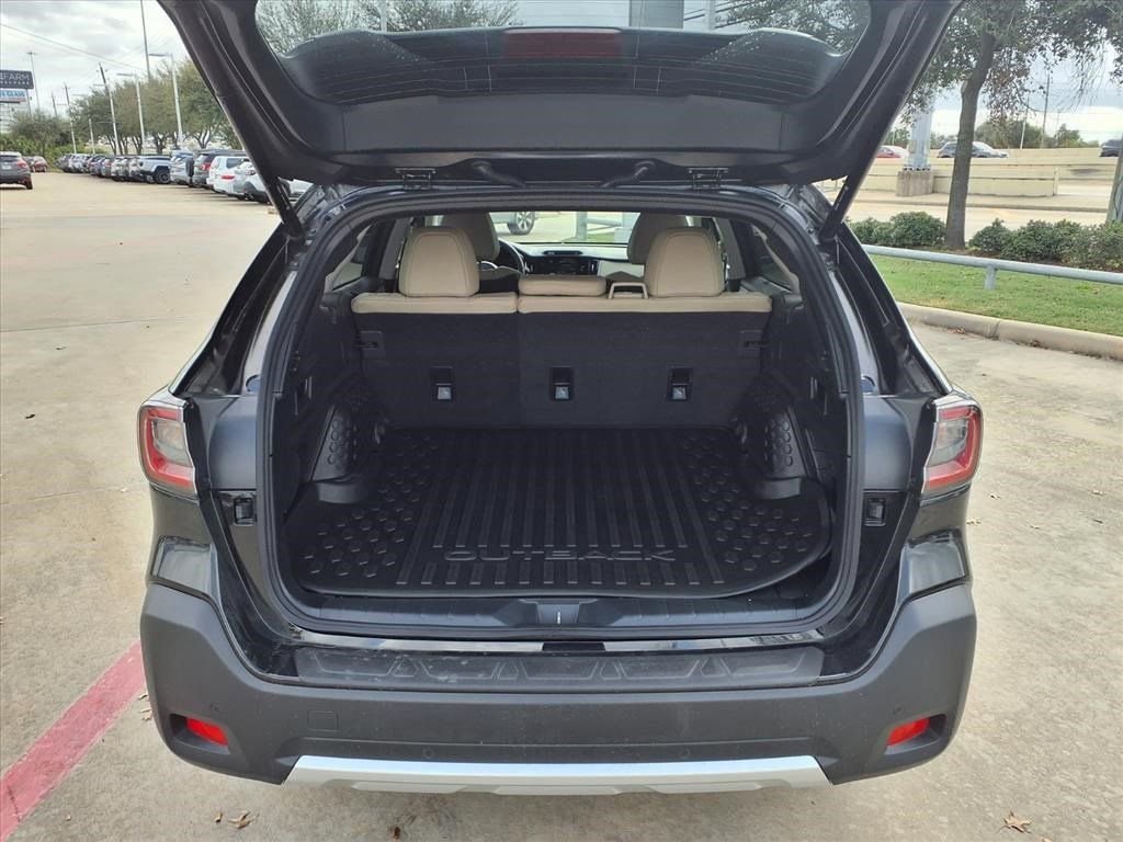 Used 2025 Subaru Outback Limited image 24