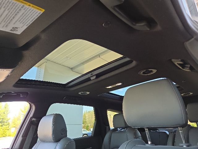 Used 2024 Buick Enclave Essence w/ Experience Buick Package AWD/4WD image 7