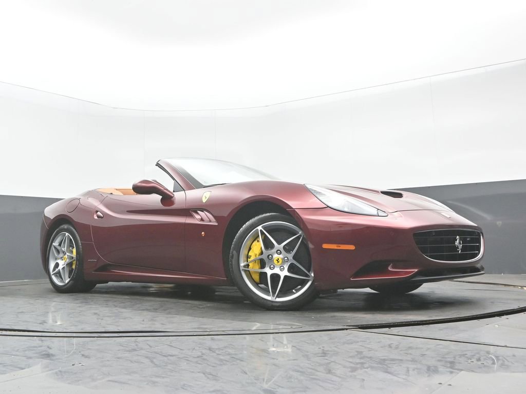 Used 2010 Ferrari California RWD image 1