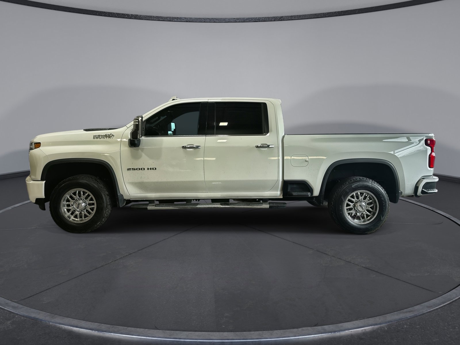 Used 2022 Chevrolet Silverado 2500 High Country w/ Z71 Off-Road Package AWD/4WD image 5