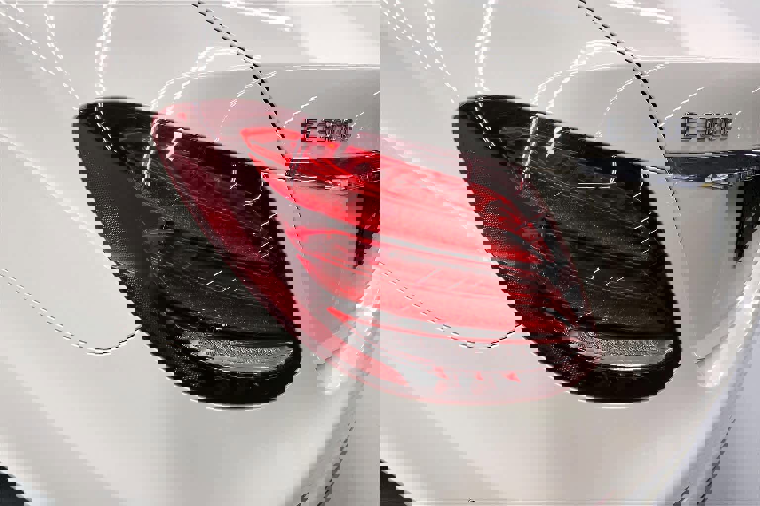 Used 2017 Mercedes-Benz E 300 image 29