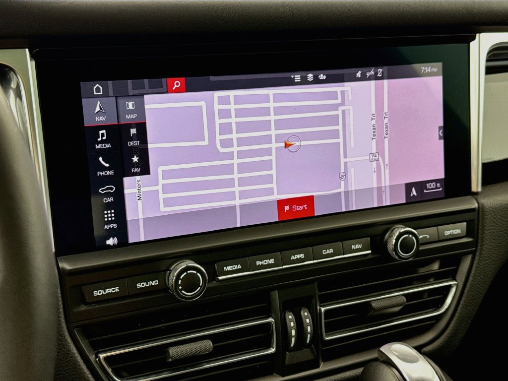 Certified 2020 Porsche Macan AWD/4WD image 19