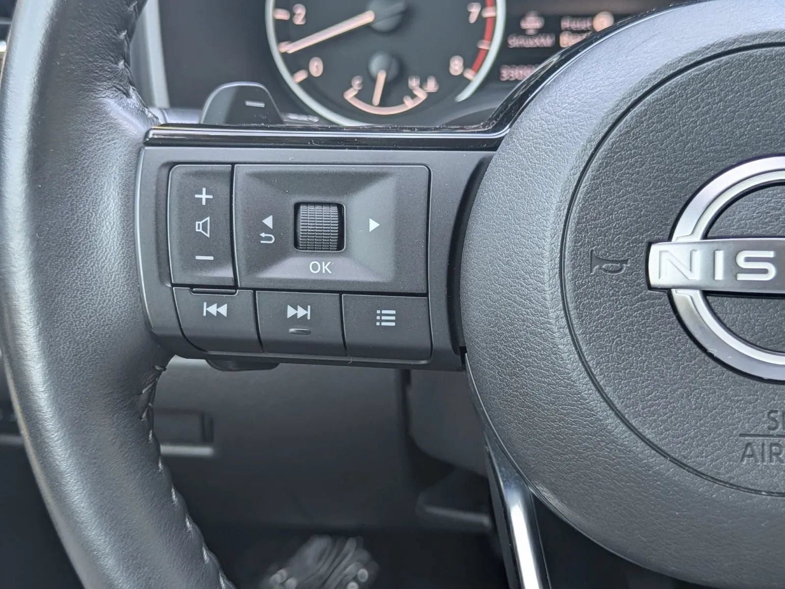 Certified 2023 Nissan Rogue SV w/ SV Premium B Package FWD image 21