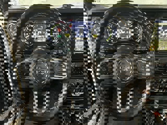 Used 2022 Jeep Wrangler Unlimited Sahara image 11