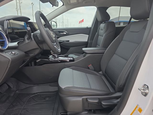 New 2026 Chevrolet Trax LT w/ Driver Confidence Package image 12