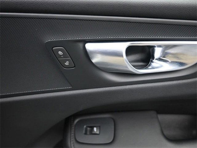 Used 2024 Volvo XC60 B5 Core image 30