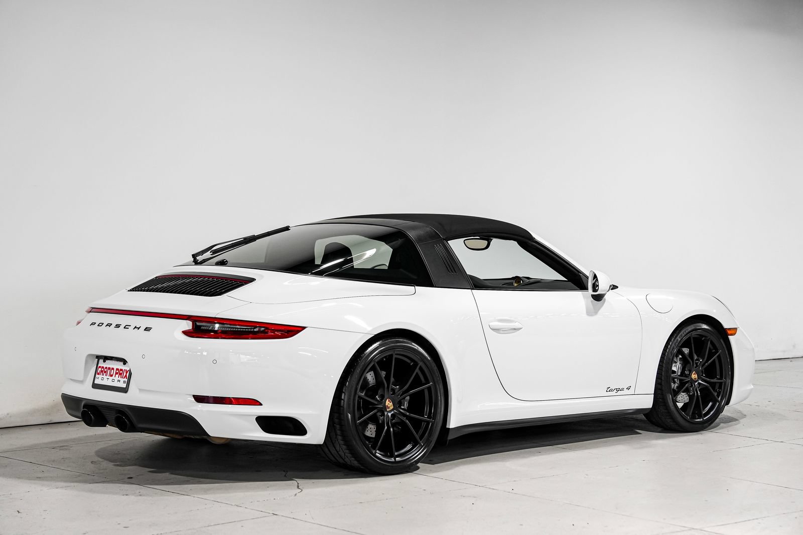 Used 2017 Porsche 911 Targa 4 AWD/4WD image 4