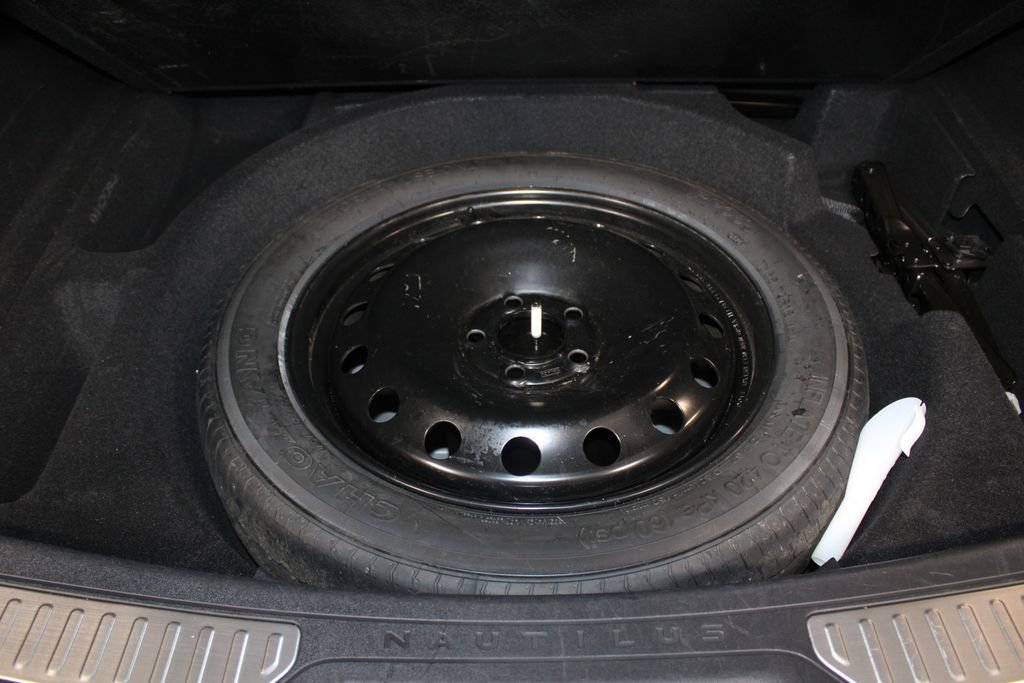 Used 2024 Lincoln Nautilus Reserve image 17