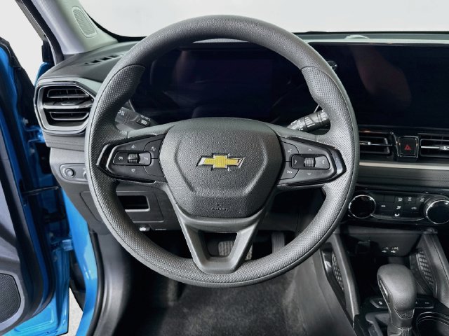 Used 2025 Chevrolet TrailBlazer LT AWD/4WD image 12