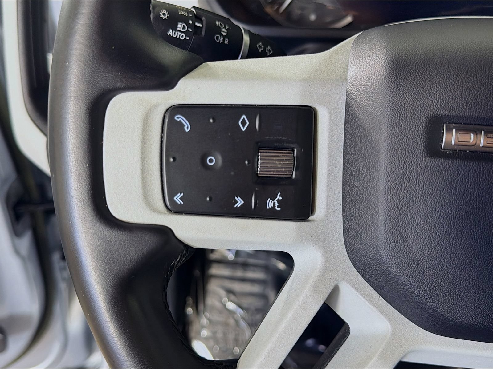 Certified 2023 Land Rover Defender 90 S AWD/4WD image 12