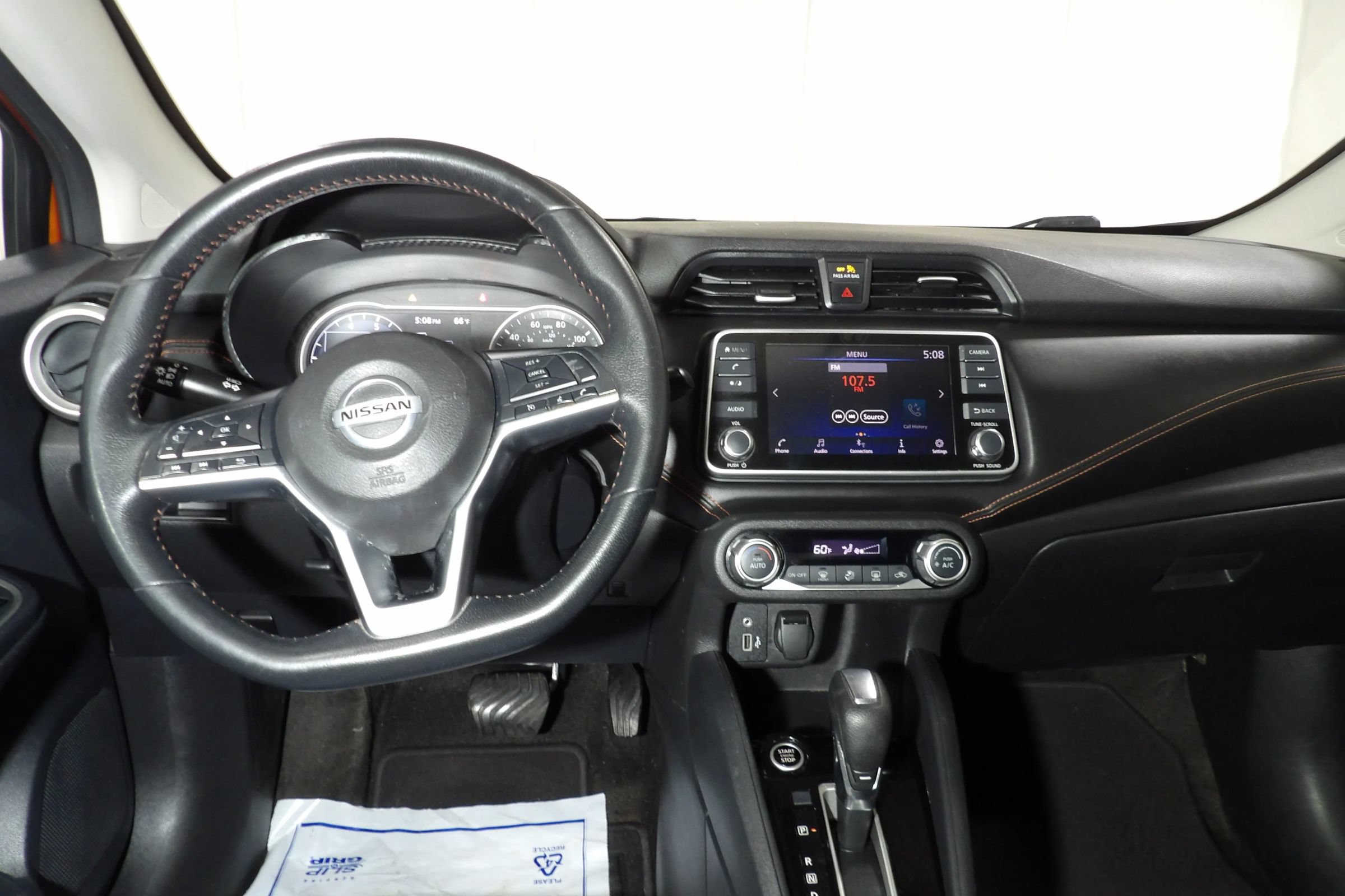 Used 2022 Nissan Versa SR FWD image 13