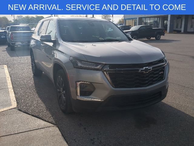 Used 2023 Chevrolet Traverse RS w/ LPO, Floor Liner Package AWD/4WD image 9