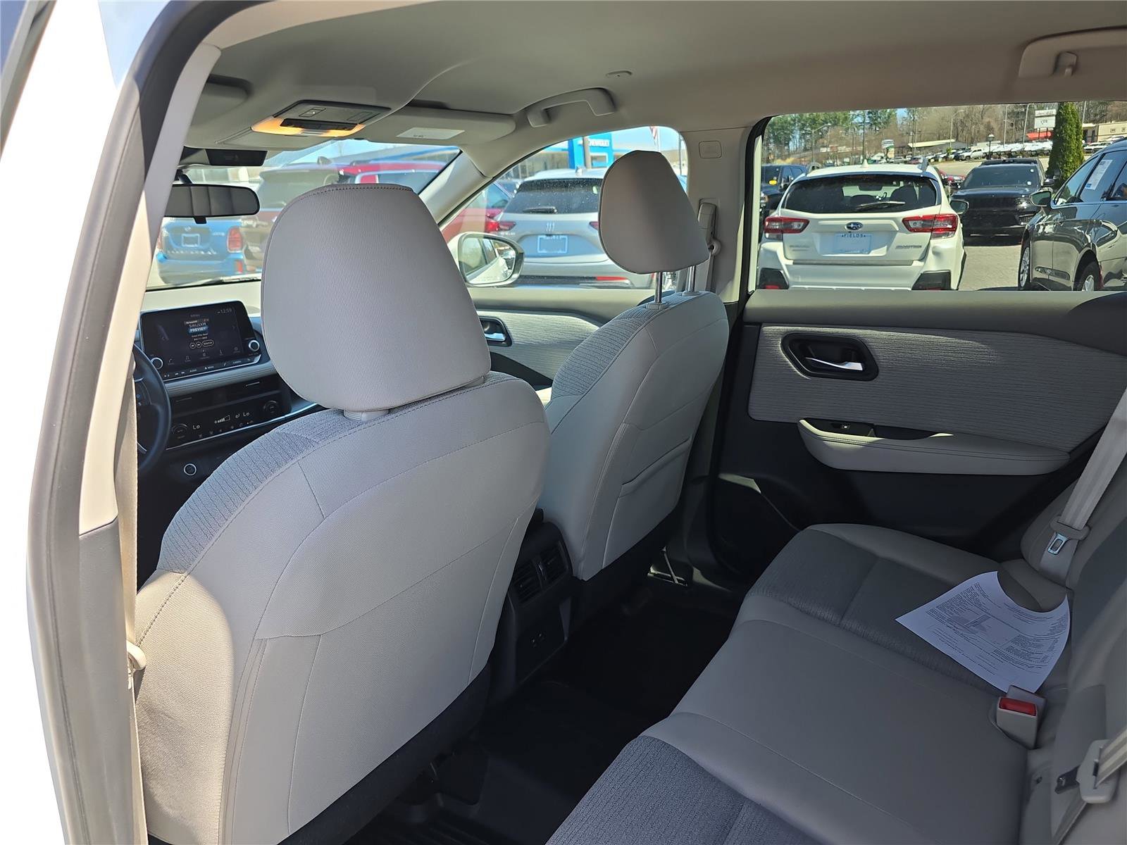 Used 2023 Nissan Rogue SV FWD image 17