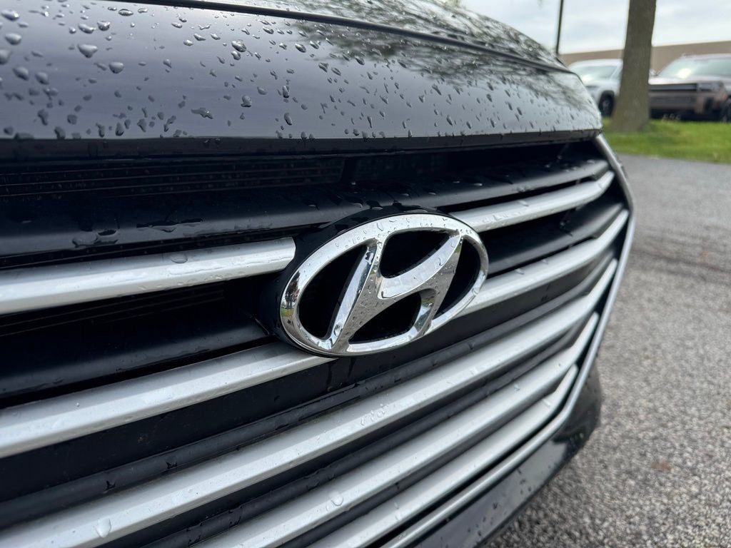Used 2018 Hyundai Elantra SE image 11