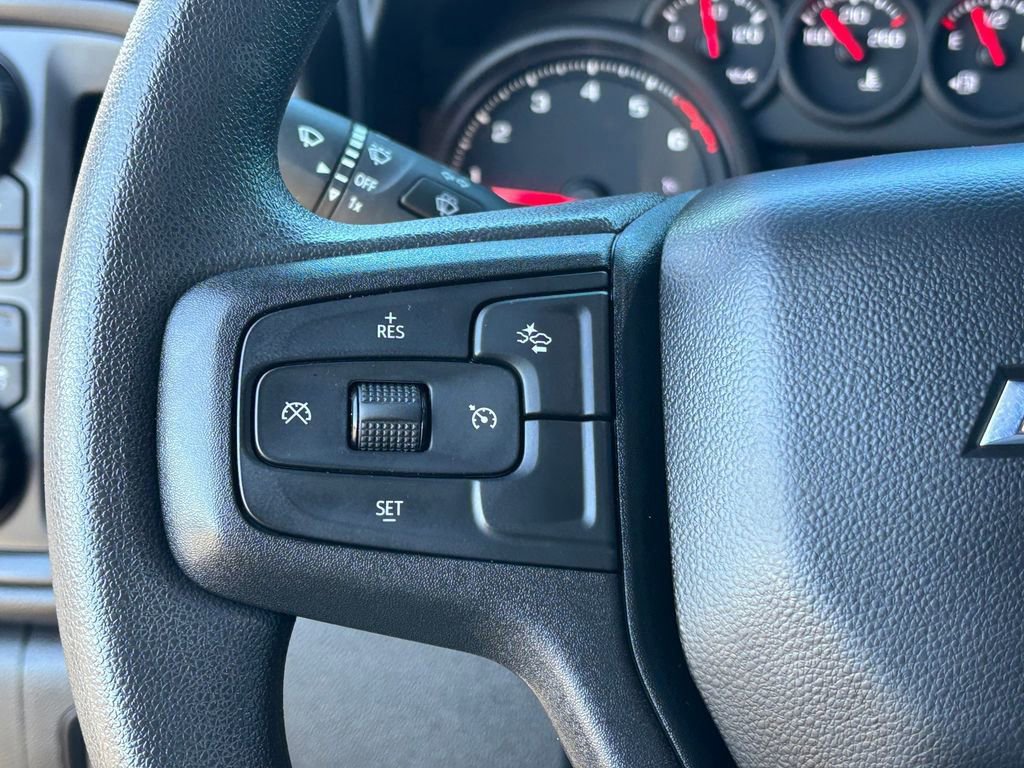 Used 2024 Chevrolet Silverado 2500 Custom image 14