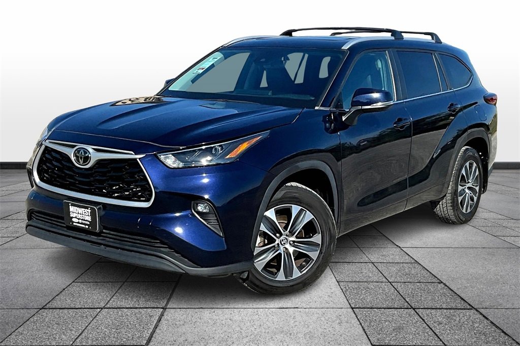 Used 2023 Toyota Highlander XLE