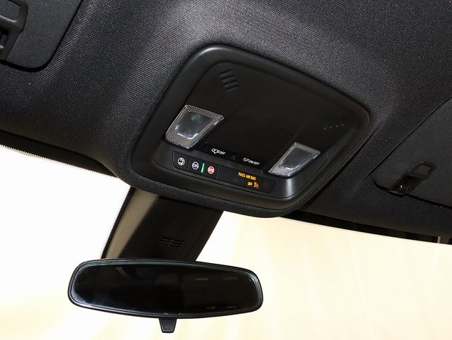 Used 2023 Chevrolet Traverse LS image 22