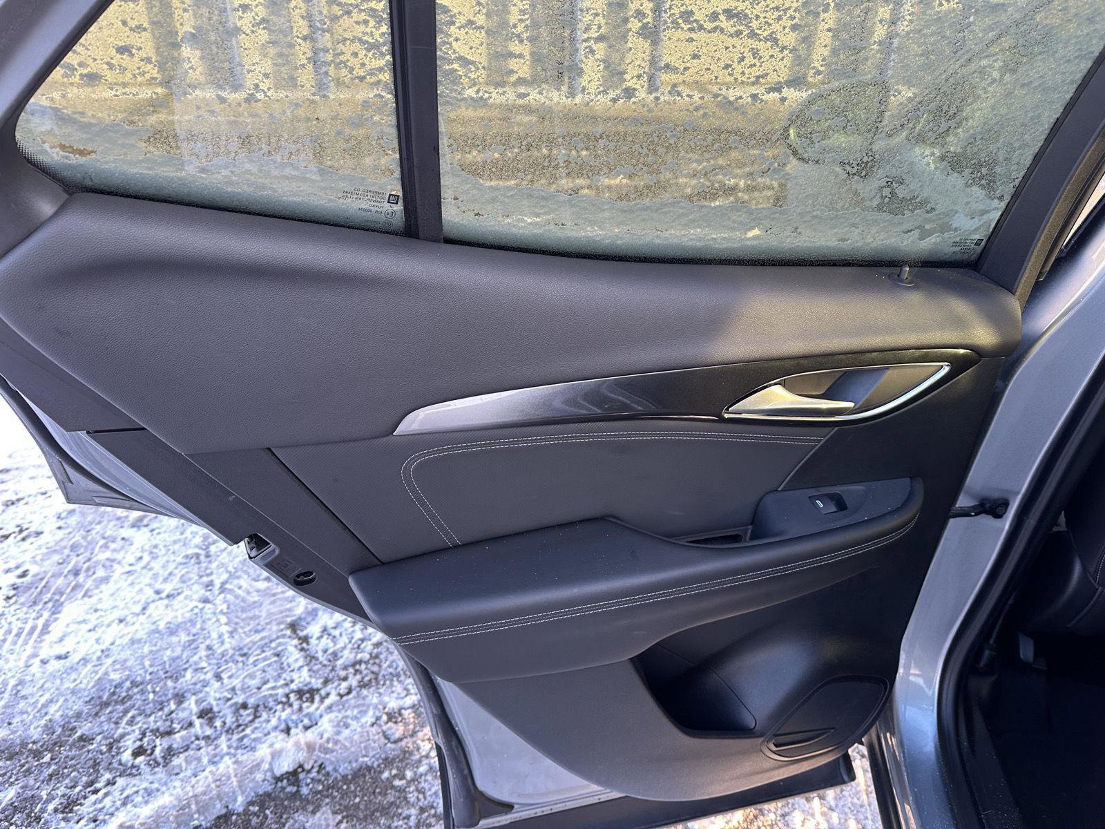 Used 2025 Buick Envision Preferred image 17